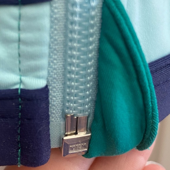 Land’s End Women’s Chlorine Resistant Sports Bra Swim top - Picture 3 of 7